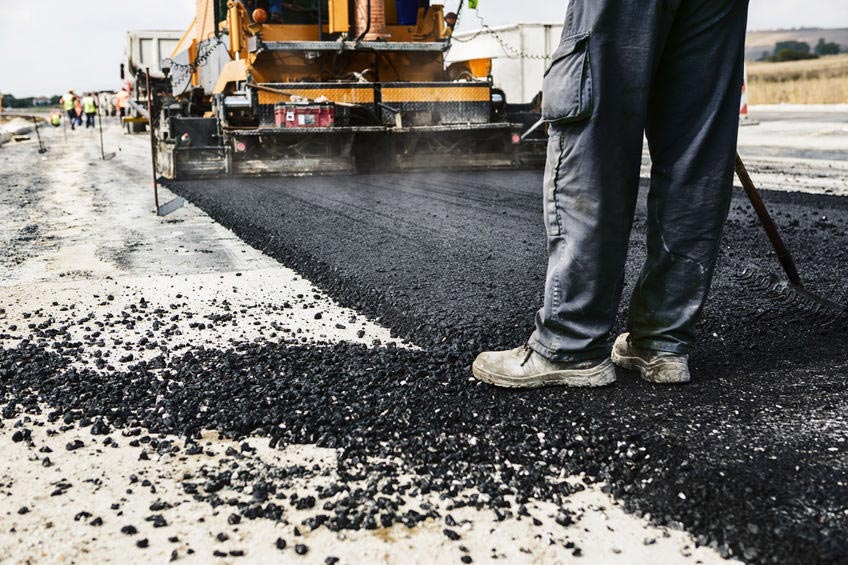 road material innovation, plastic in roads, fly ash highways, polymer modified bitumen, RAP recycling, sustainable pavements India